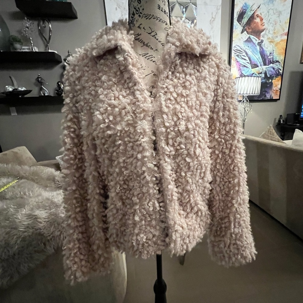 Max Studio Pale Pink Champagne Faux Fur Teddy  Jacket - Picture 3 of 16